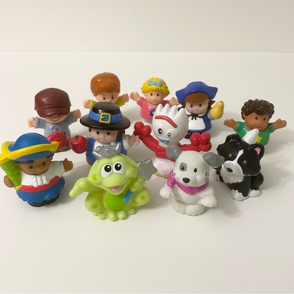 Mix Lot of Fisher Price Little People and Shelcore Figures - Picture 1 of 15